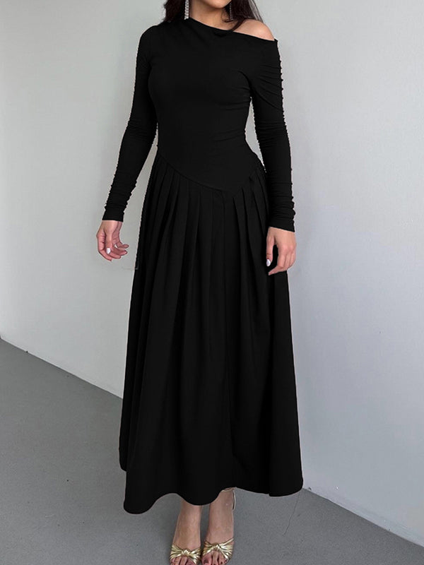 Robe longue moulante asymétrique plissée coupe trapèze, à empiècements, asymétrique à une épaule, couleur unie