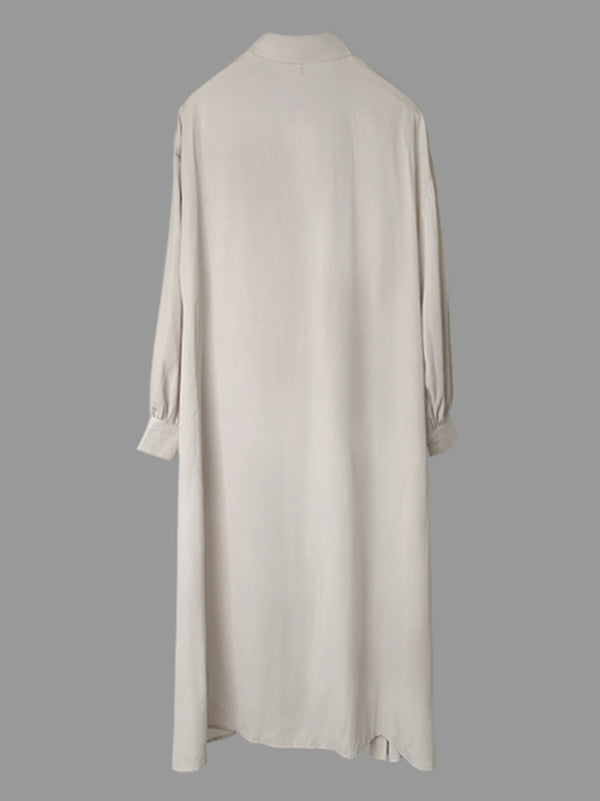 Robe mi-longue boutonnée plissée à ourlet plongeant, à manches longues, à cordon de serrage, à poches, à col revers, couleur unie