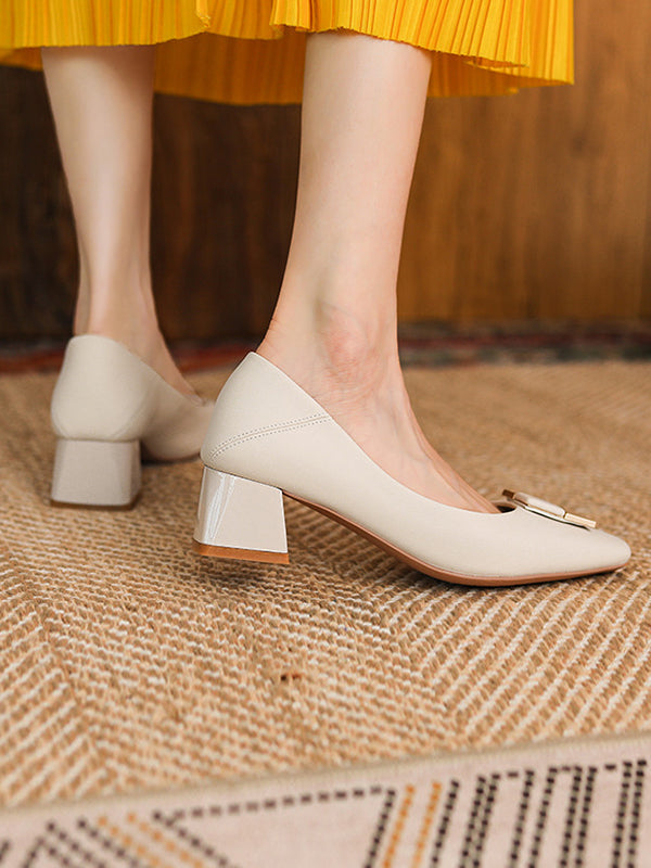 Chaussures élégantes à talons mi-hauts carrés avec boucle carrée