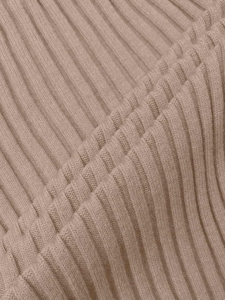 Pull ample asymétrique à empiècements, à col haut, couleur unie