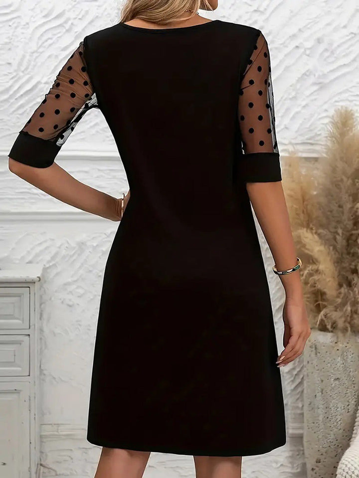 Robe courte transparente coupe trapèze, à manches mi-longues, à pois, à empiècements, à col rond, couleur unie