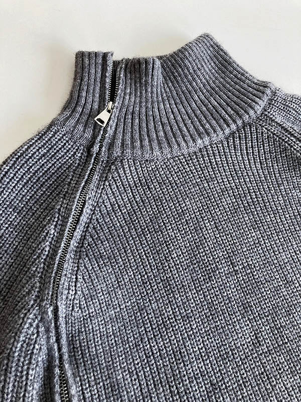 Pull ample fendu sur le côté à manches longues, à empiècements, à fermeture éclair, à col haut