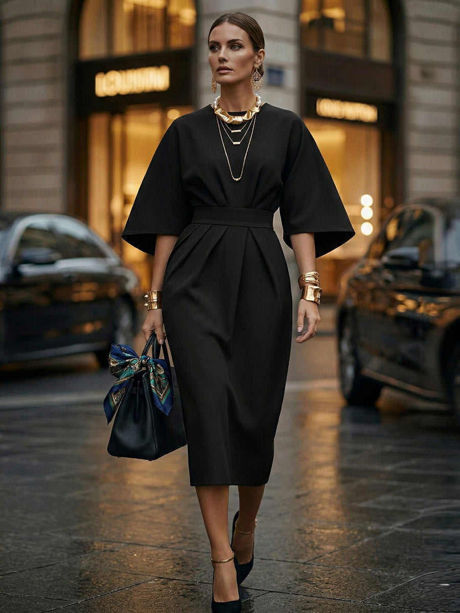 Robe mi-longue plissée à manches chauve-souris, à taille élastique, à empiècements, à col rond, couleur unie