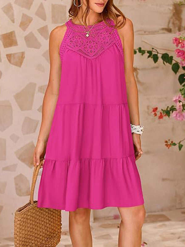 Robe courte ample ajourée plissée coupe trapèze, à empiècements, à col rond, couleur unie
