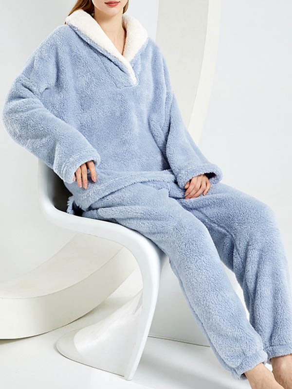 Ensemble pyjama deux pièces en molleton corail à col en V + pantalon
