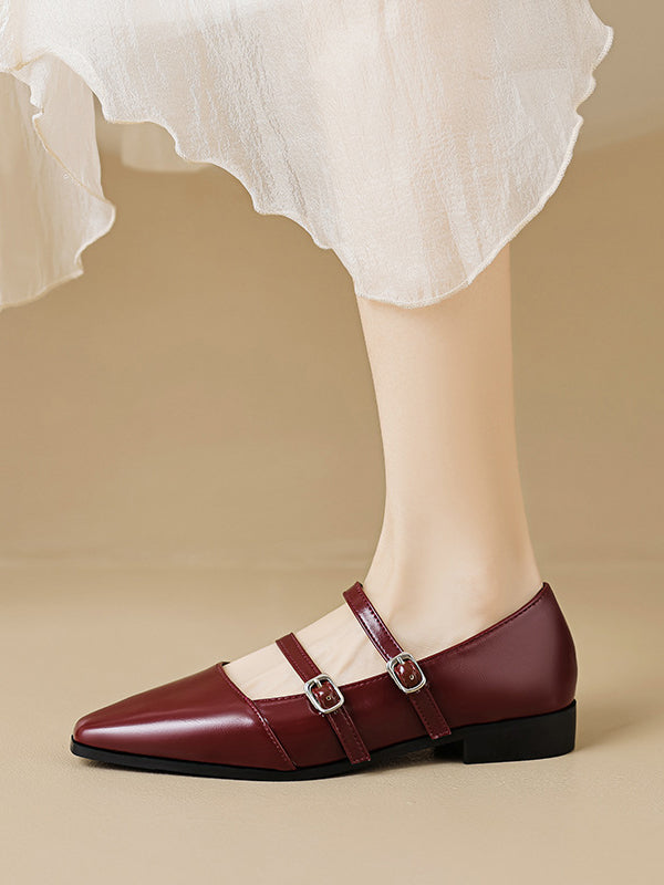 Chaussures plates à empiècements et bout pointu avec boucle de ceinture Mary Janes
