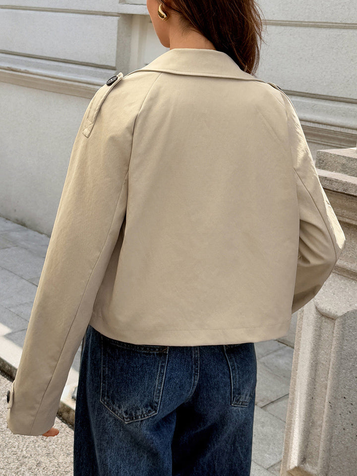 Veste boutonnée à manches longues, à empiècements, à col cranté, couleur unie