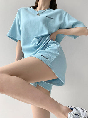 Ensemble deux pièces T-Shirt à manches courtes et col rond fendu + Short à taille élastique