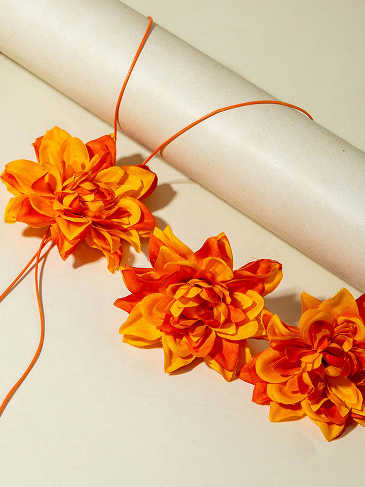 Collier en forme de fleur, couleur unie
