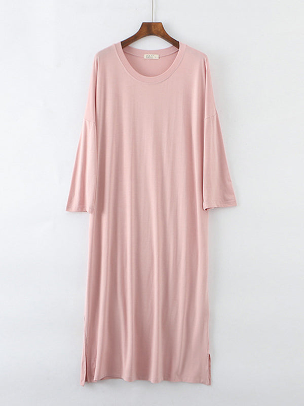 Robe pyjama ample en modal à manches longues et fente sur le côté