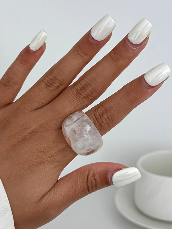 Accessoires pour bagues géométriques brillantes légèrement transparentes