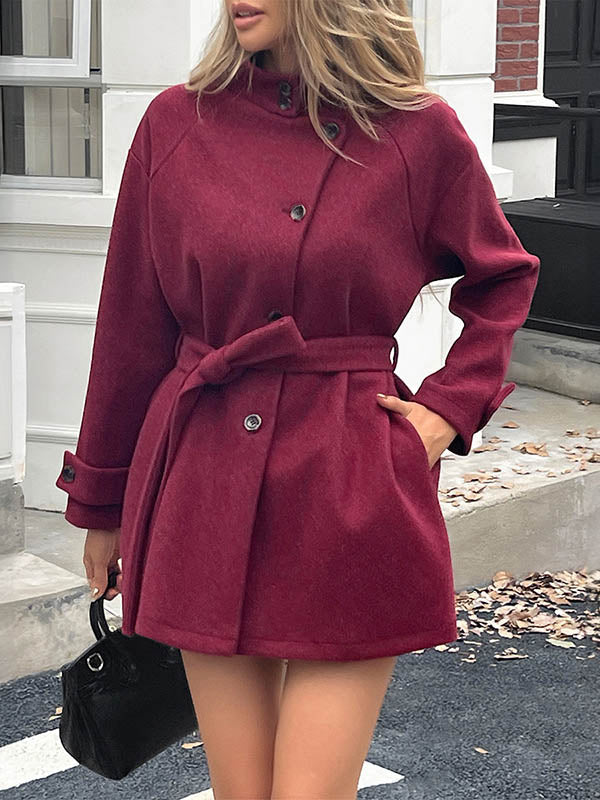 Veste ample boutonnée à manches longues, à empiècements, à taille nouée, à col montant, couleur unie