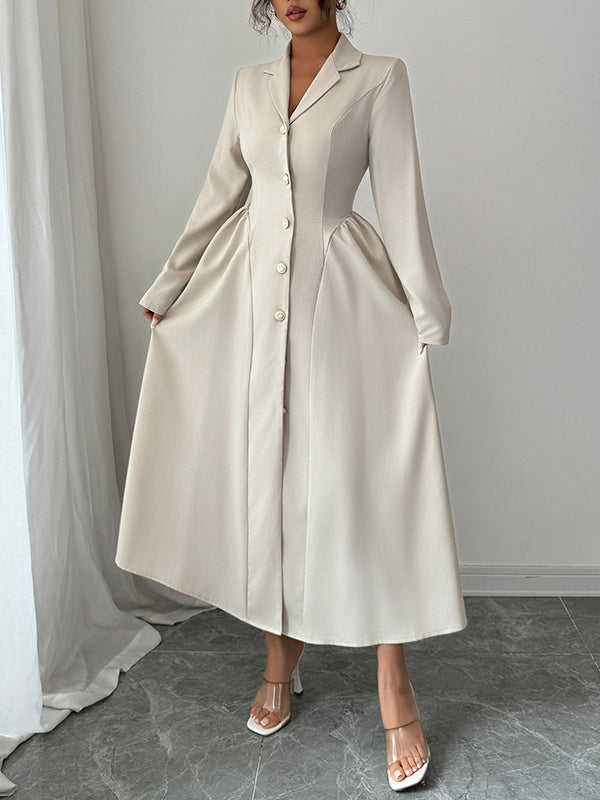 Robe chemise boutonnée plissée coupe trapèze, taille haute, à empiècements, à col cranté, couleur unie