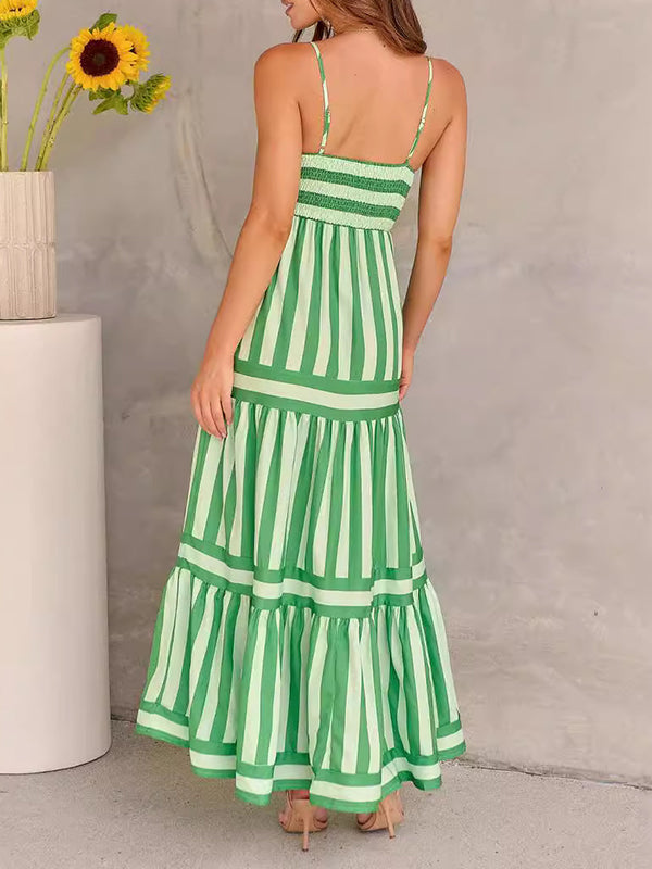 Robe longue ample plissée rayée sans manches, à empiècements, à fines bretelles
