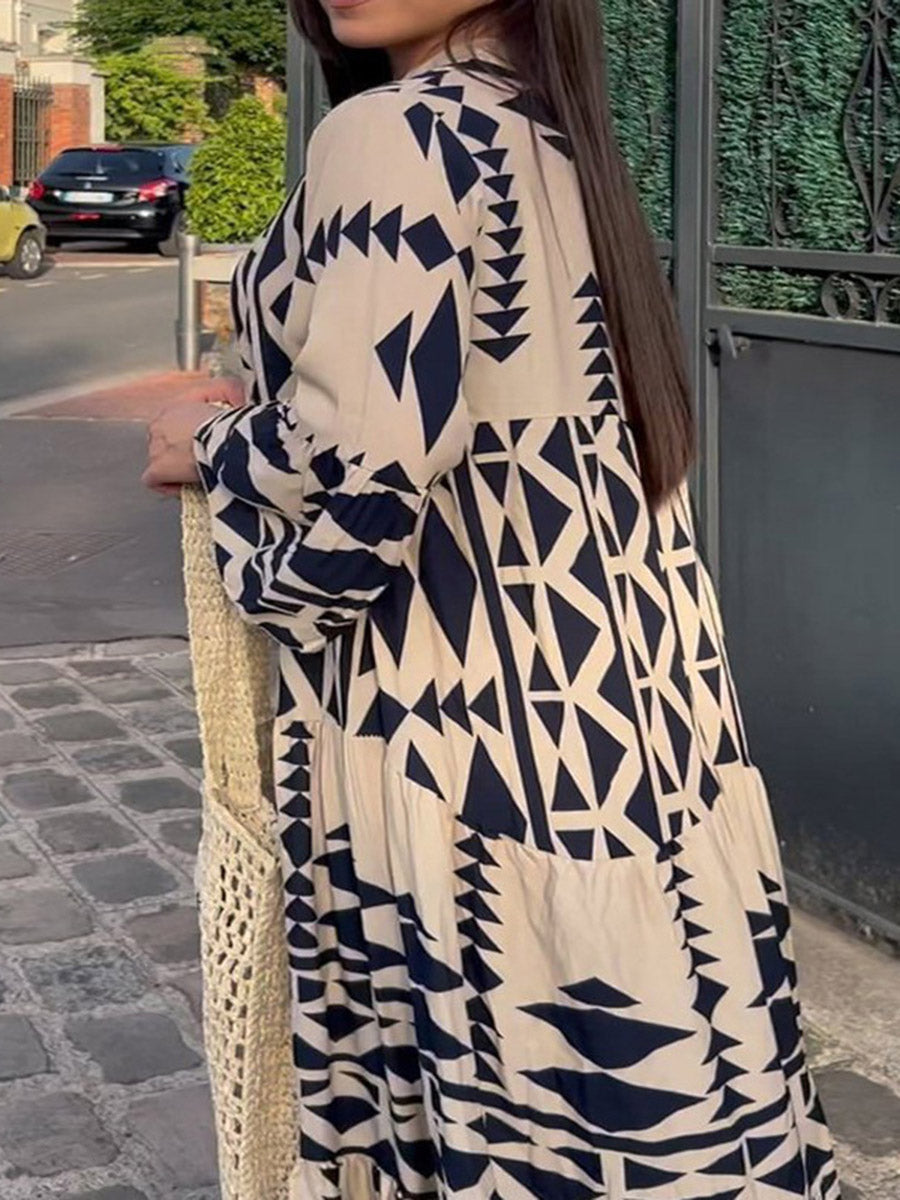 Robe chemise boutonnée plissée imprimée coupe trapèze, à manches longues, à empiècements, à col montant, couleur contrastée