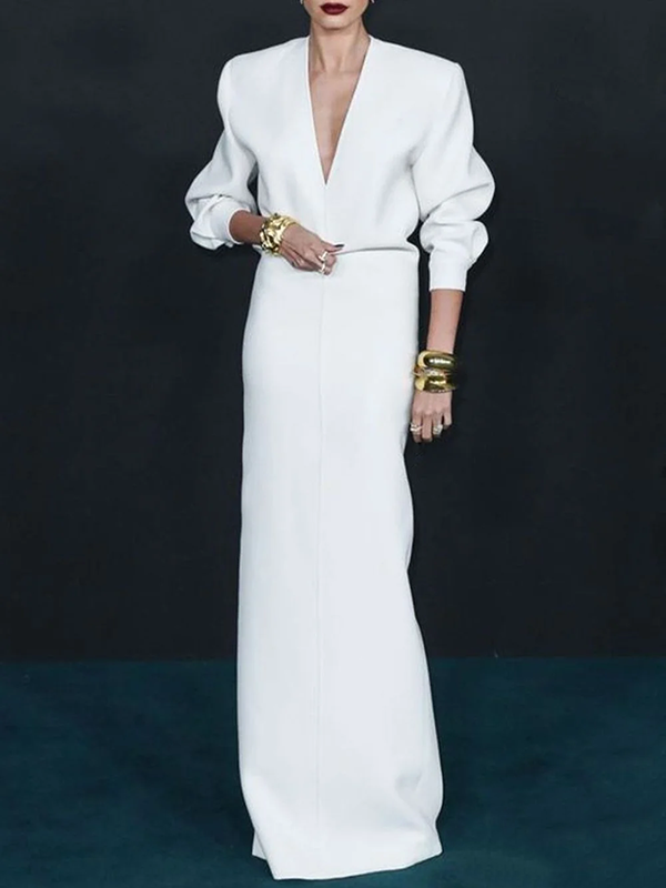 Robe longue ample à manches longues, à décolleté en V profond, couleur unie
