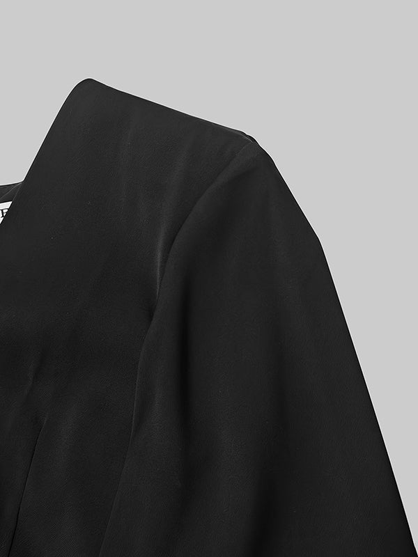 Robe courte style cape, à empiècements, à taille nouée, à col en V