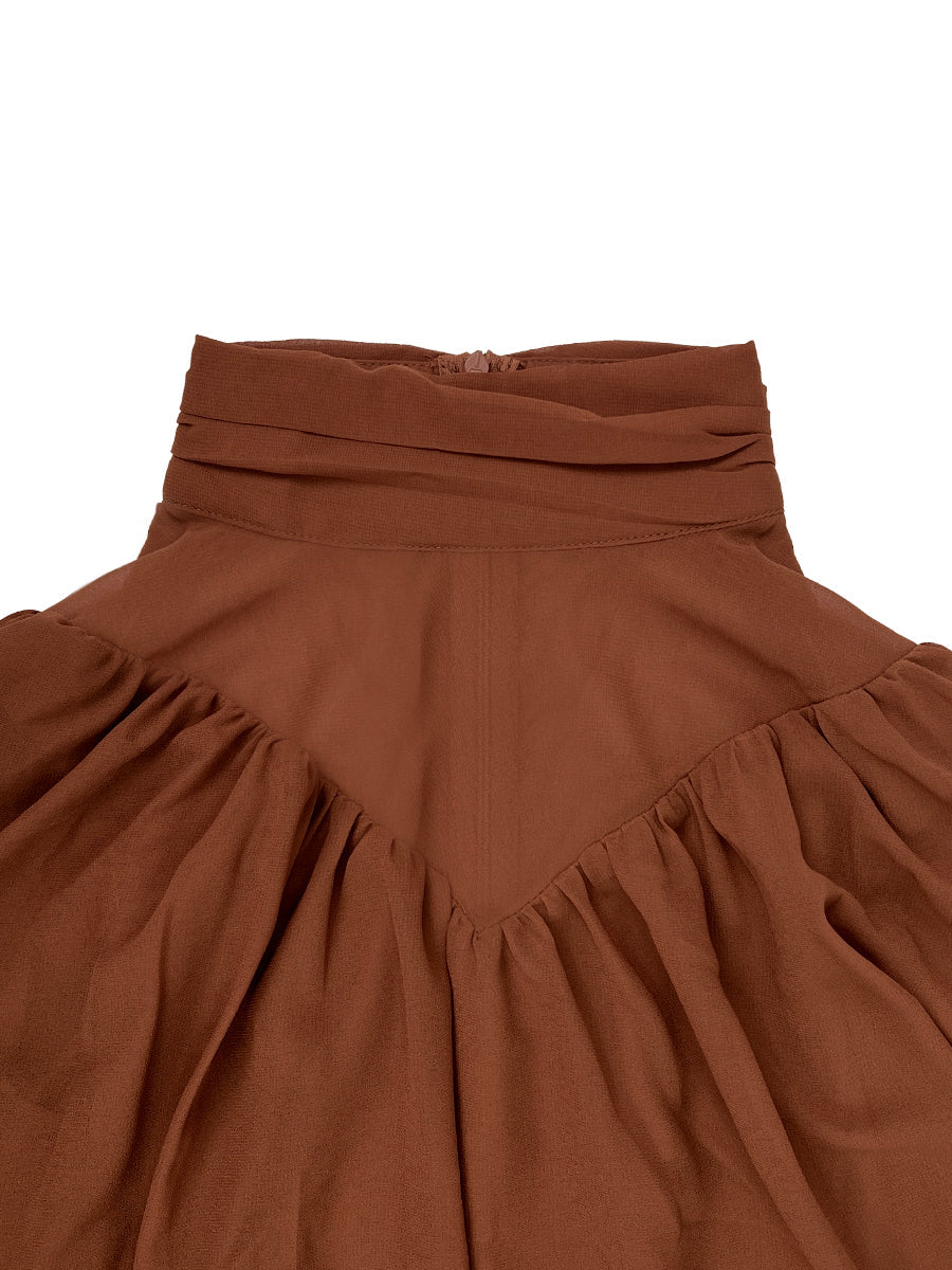 Robe longue superposée plissée volantée transparente style cape, à coupe irrégulière, à empiècements, à col haut, couleur unie