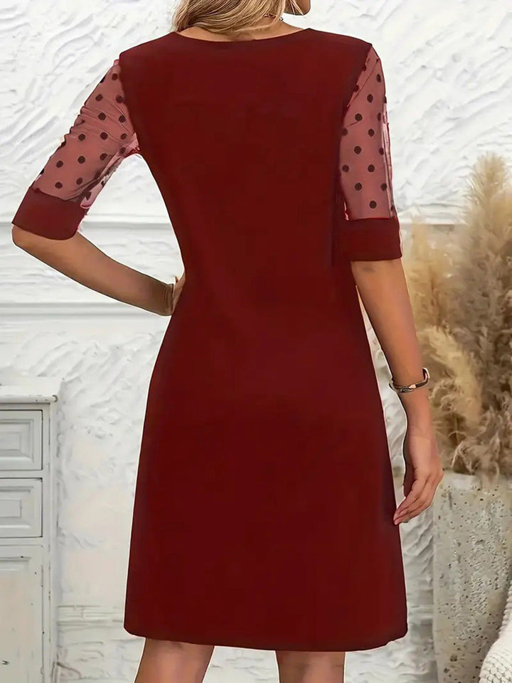 Robe courte transparente coupe trapèze, à manches mi-longues, à pois, à empiècements, à col rond, couleur unie