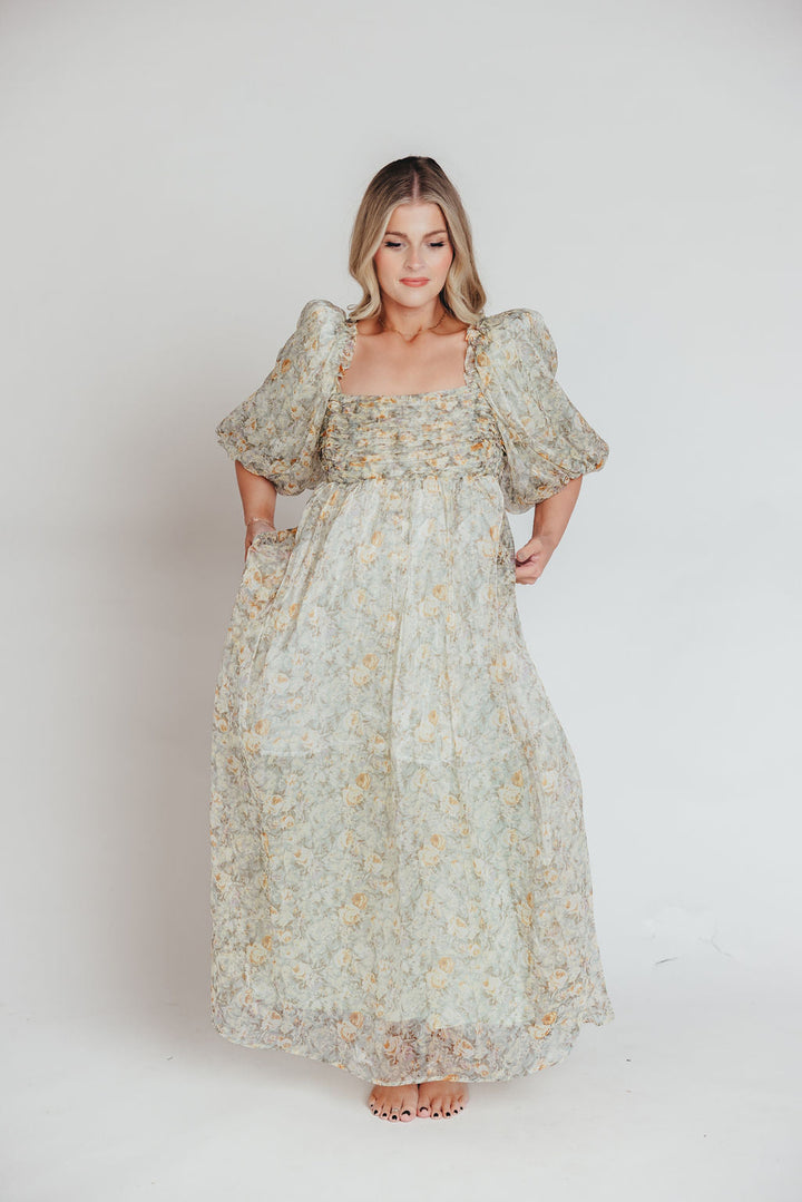 Robe maxi Melody avec plis et nœud floral en couleur sauge – résistant aux chocs et disponible en taille (S-3XL)