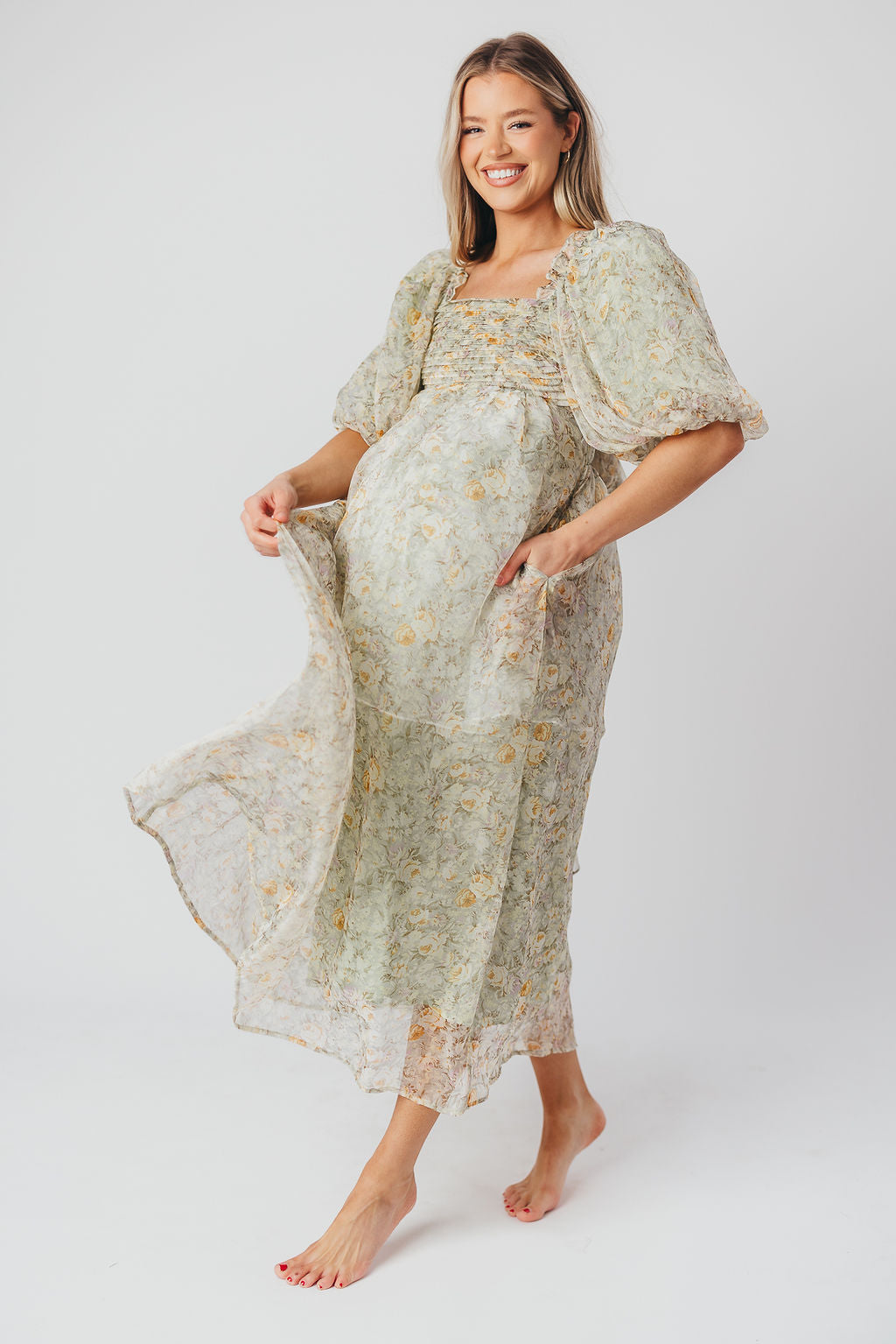 Robe maxi Melody avec plis et nœud floral en couleur sauge – résistant aux chocs et disponible en taille (S-3XL)