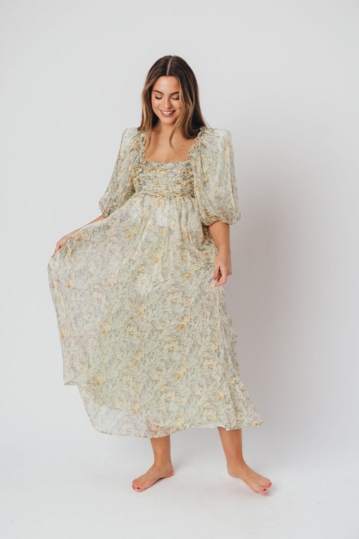 Robe maxi Melody avec plis et nœud floral en couleur sauge – résistant aux chocs et disponible en taille (S-3XL)