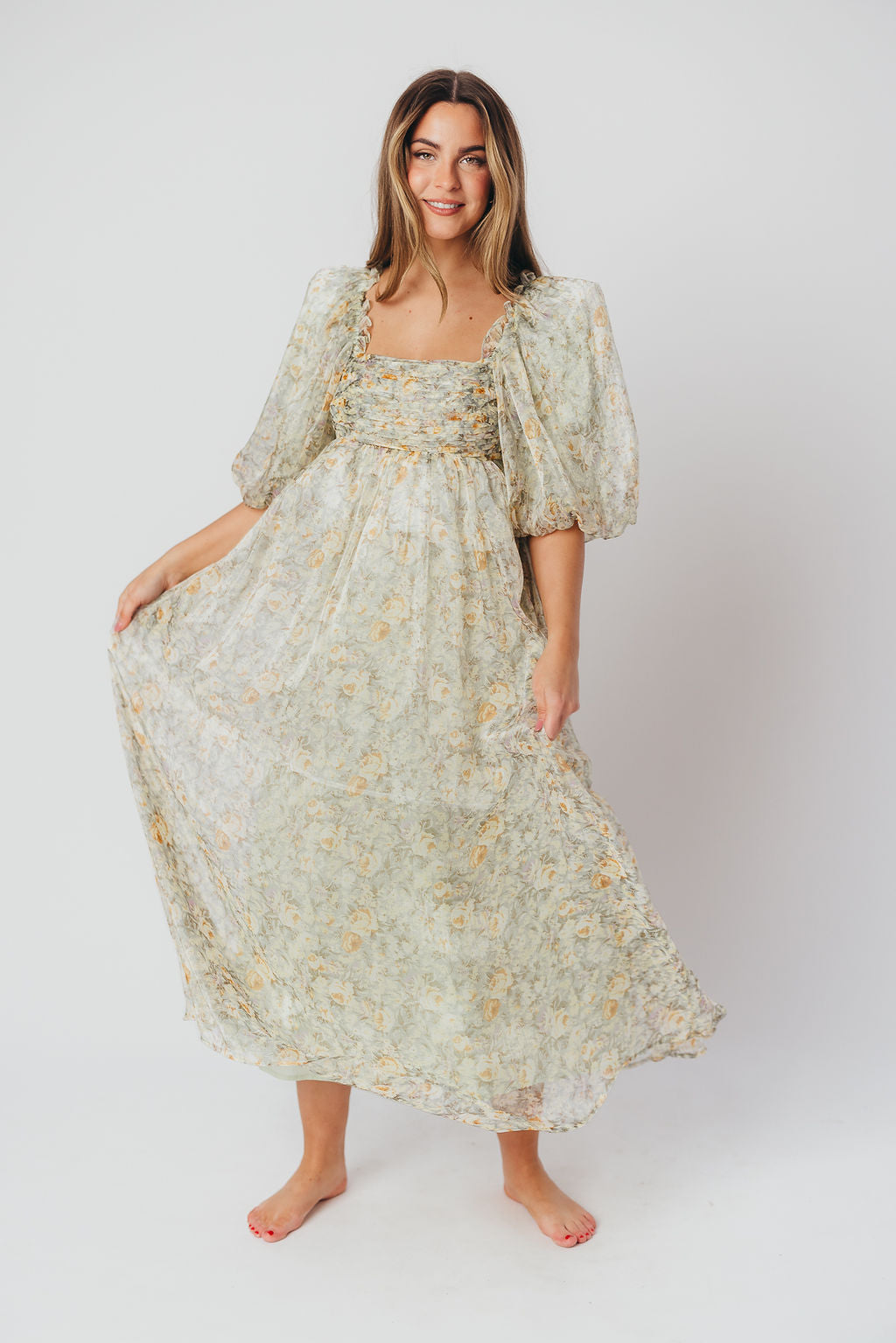 Robe maxi Melody avec plis et nœud floral en couleur sauge – résistant aux chocs et disponible en taille (S-3XL)