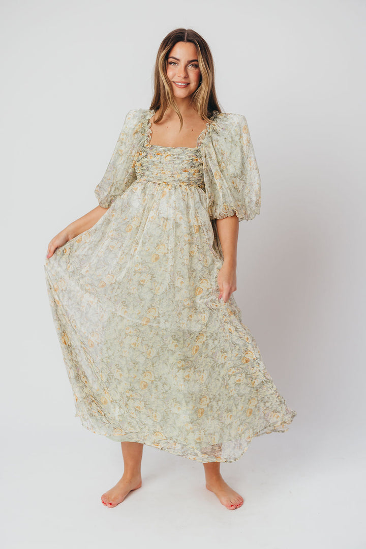 Robe maxi Melody avec plis et nœud floral en couleur sauge – résistant aux chocs et disponible en taille (S-3XL)