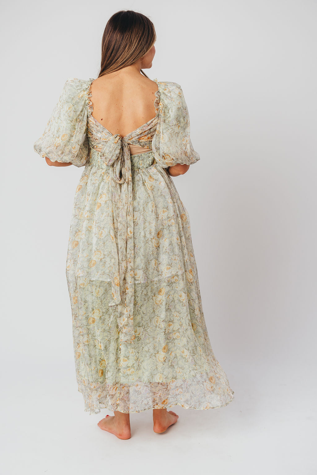 Robe maxi Melody avec plis et nœud floral en couleur sauge – résistant aux chocs et disponible en taille (S-3XL)