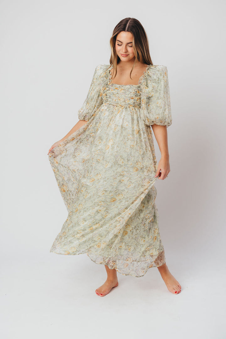 Robe maxi Melody avec plis et nœud floral en couleur sauge – résistant aux chocs et disponible en taille (S-3XL)