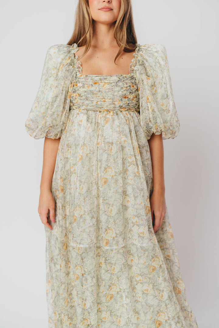 Robe maxi Melody avec plis et nœud floral en couleur sauge – résistant aux chocs et disponible en taille (S-3XL)