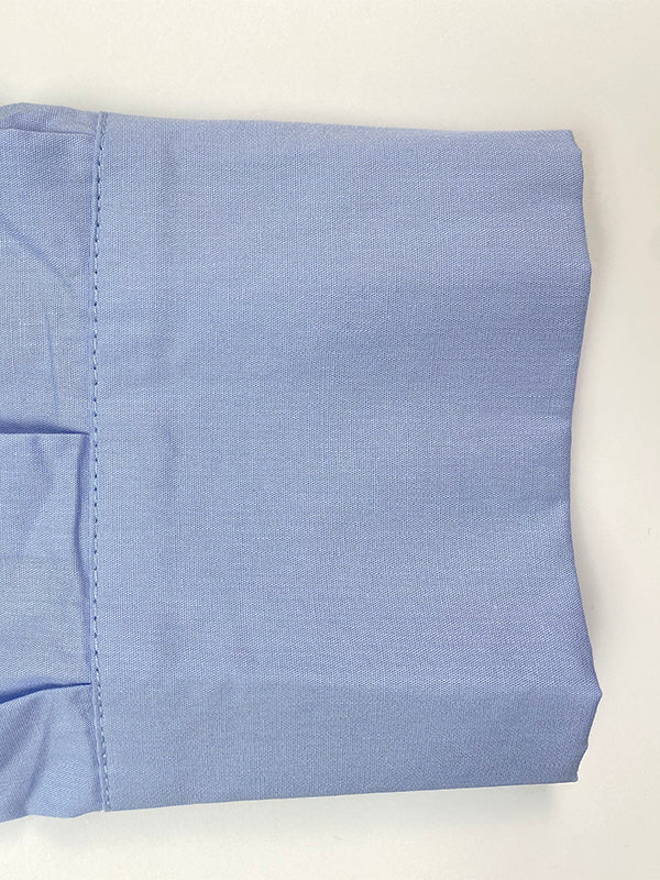 Robe chemise ample plissée à manches bouffantes, à empiècements, à col revers, couleur unie