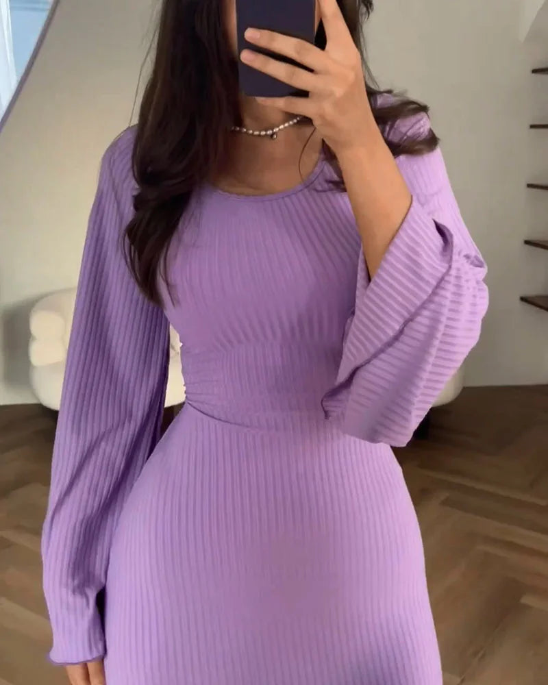 Bella 2.0 - Robe en tricot avec ceinture à la taille