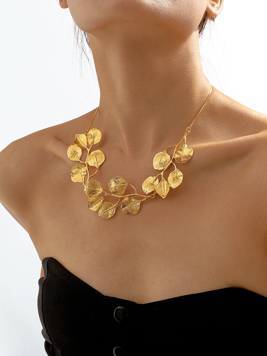 Collier en forme de feuilles