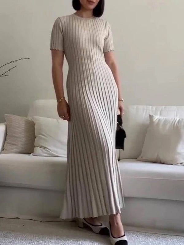Robe longue plissée à manches courtes, à taille nouée, à col rond, couleur unie