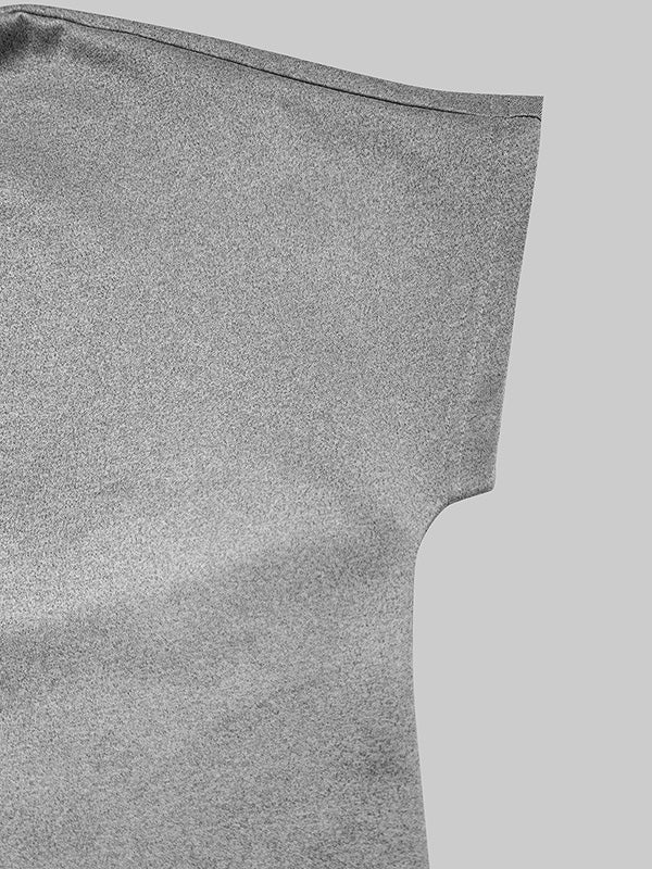 Robe longue ample à manches courtes, à empiècements, à col haut, couleur unie