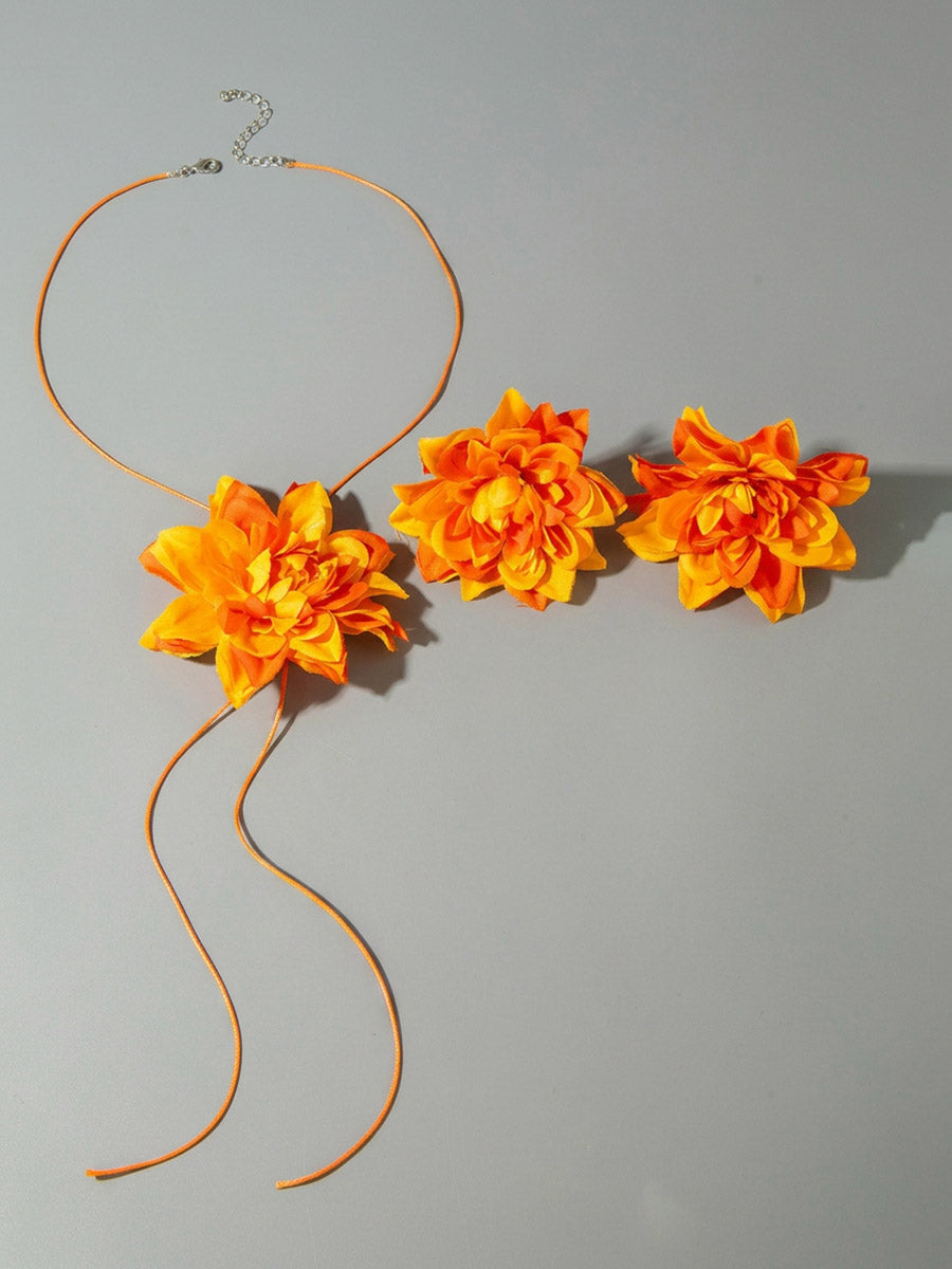 Collier en forme de fleur, couleur unie