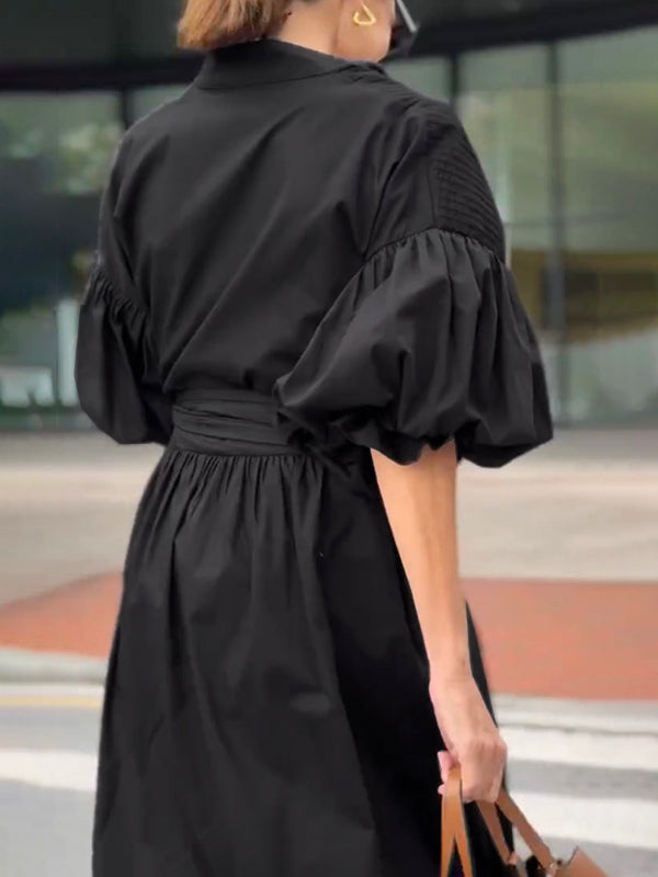 Robe longue boutonnée plissée ample à taille nouée, à manches mi-longues, à col montant, couleur unie