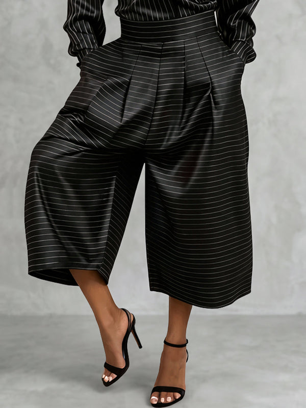 Pantalon court rayé plissé ample à poches, à jambes larges