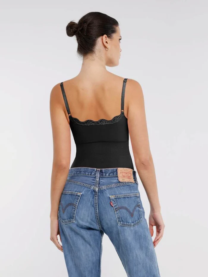 Body en dentelle avec contours