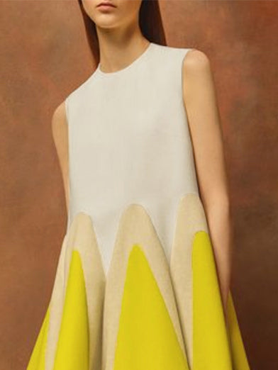 Robe courte ample sans manches, à falbalas, à col rond, couleur contrastée
