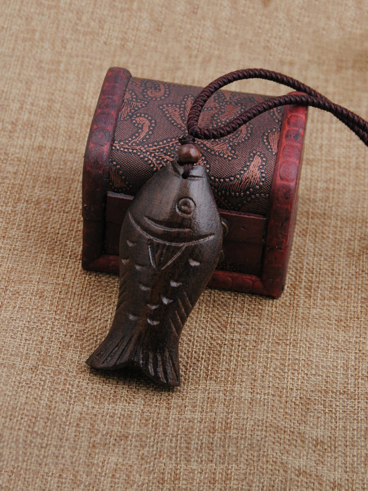 Collier de poisson en bois national naturel