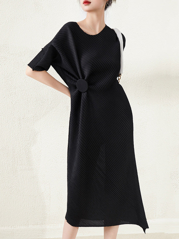 Robe mi-longue élégante ample plissée à coupe irrégulière, à col rond, couleur unie