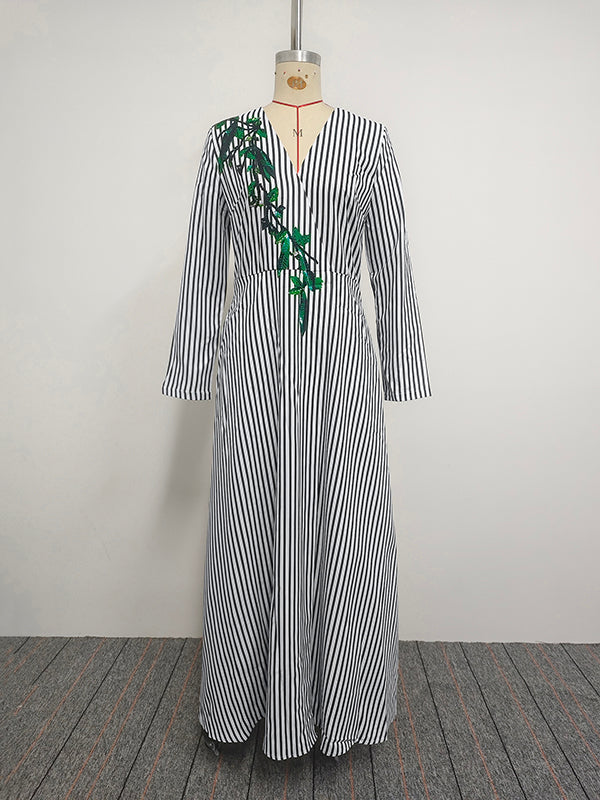 Robe chemise ample asymétrique rayée coupe trapèze, à empiècements, à col en V