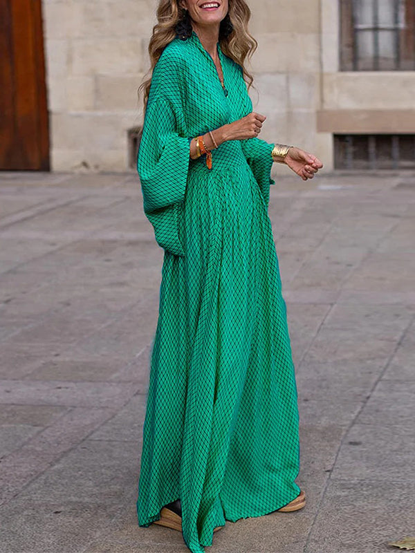 Robe longue plissée à manches raglan, à empiècements, à col en V