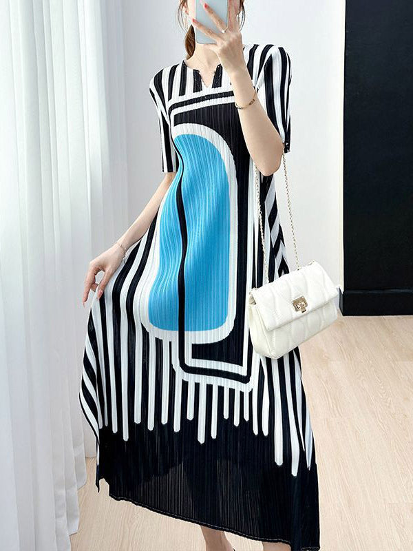 Robe mi-longue ample plissée imprimée coupe trapèze, à col en V
