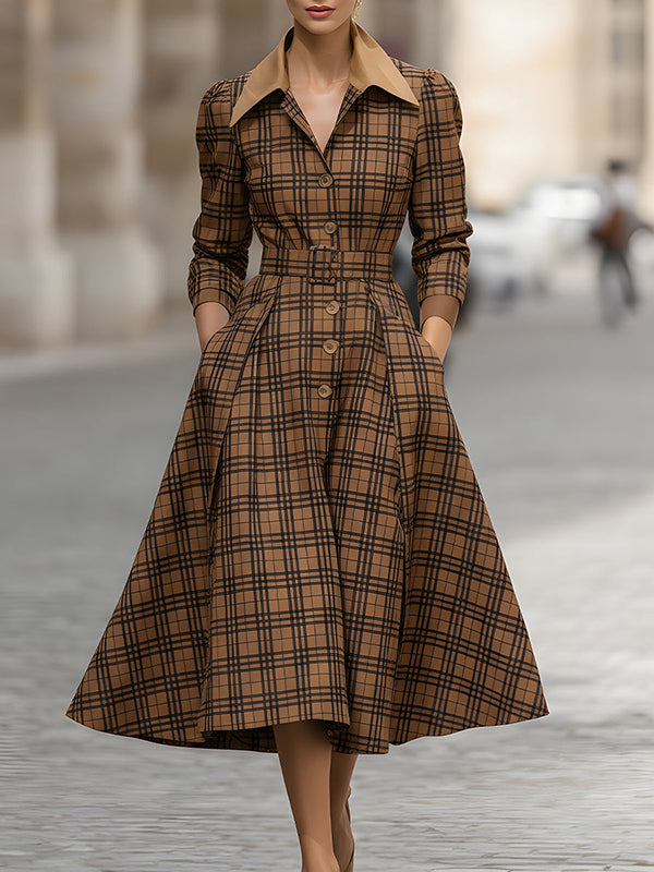 Robe mi-longue boutonnée plissée taille haute, à manches trois-quarts, avec ceinture, à carreaux, à poches, à col revers