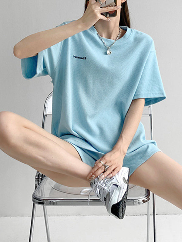 Ensemble deux pièces T-Shirt à manches courtes et col rond fendu + Short à taille élastique