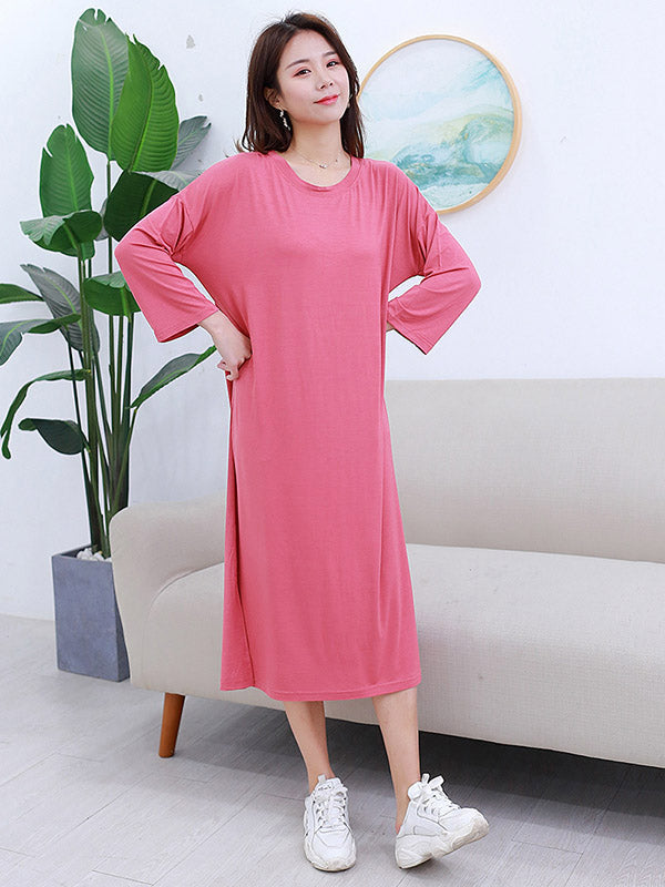 Robe pyjama ample en modal à manches longues et fente sur le côté