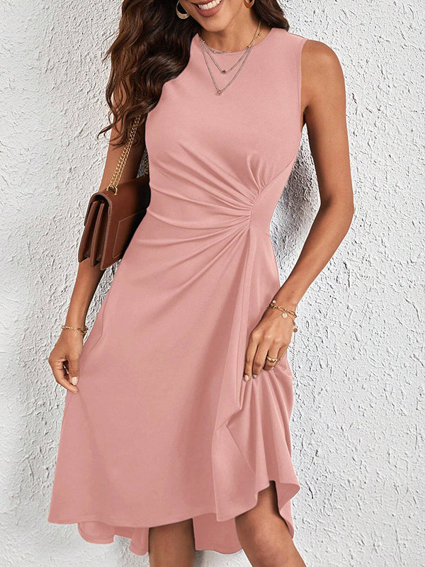 Robe mi-longue asymétrique plissée coupe trapèze, taille haute, à empiècements, à col rond, couleur unie